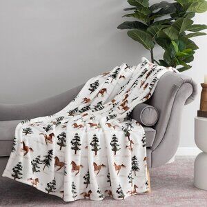 Berkshire Holiday Animal 60x70 Plush Throw